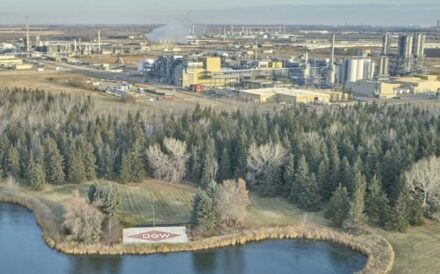 Dow will build a new net-zero-emission ethylene cracker as part of an $11.5-billion project at the company's Edmonton-area petrochemical plant.