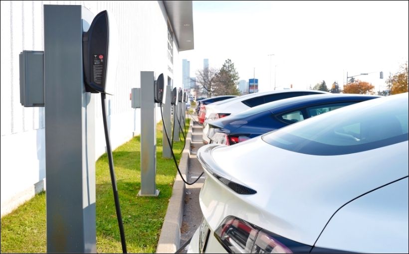 The federal government has finalized its new electric-vehicle availability standard.