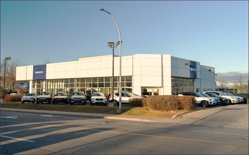 Photo of a Volvo dealership in the Montreal area.