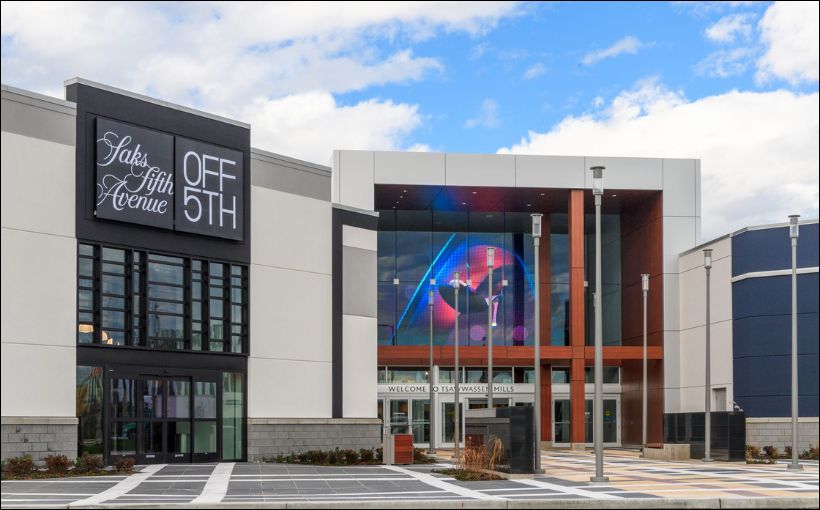 Photo of a former Saks Off Fifth store at the Tsawwassen Mills mall, by Central Walk.
